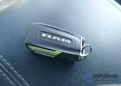 2023 Ram 1500 Big Horn 4X4 5'7 Box z USA, uszkodzony, nr VIN 1C6RRFFG6PN613653